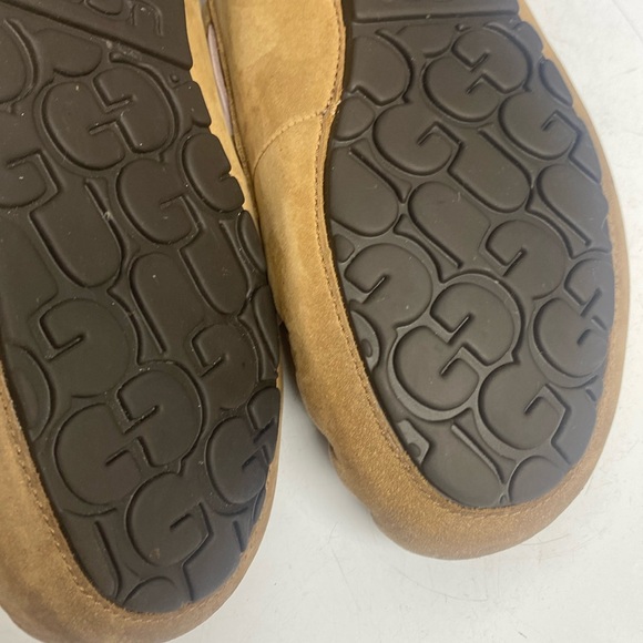 UGG Dakota Tan Suede Slippers Size 8 - Picture 16 of 17